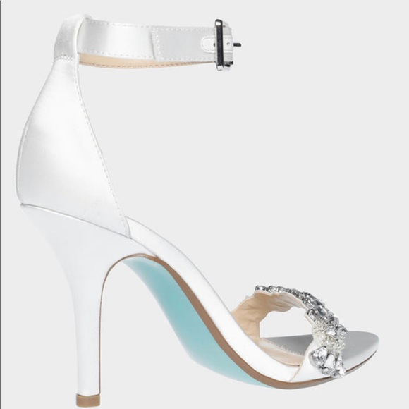 ERIN IVORY | Bridal Heel - Picture 4 of 5